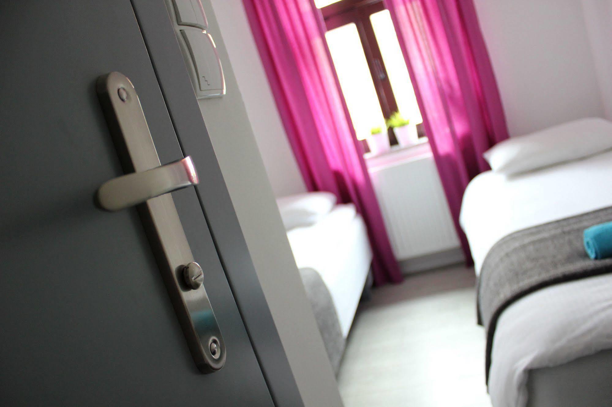 Soda Hostel & Apartments Poznan Exterior photo